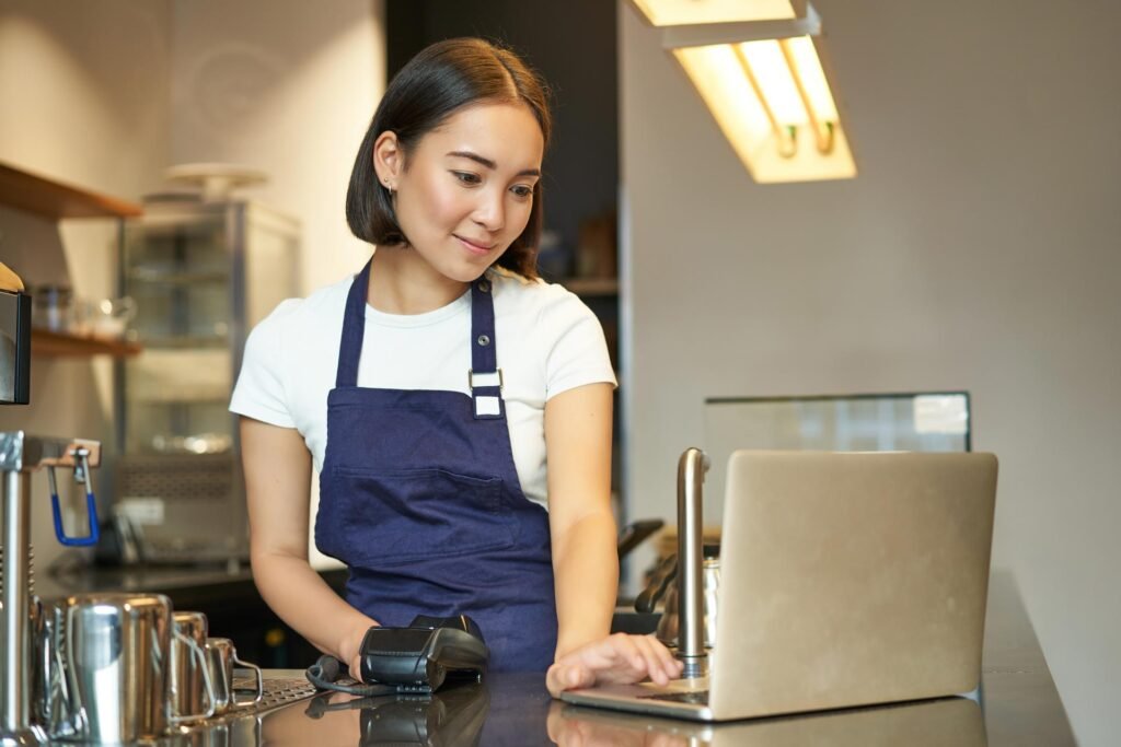 What Are the Advantages of Online Marketing? Unlock the Power of Digital Success in 202