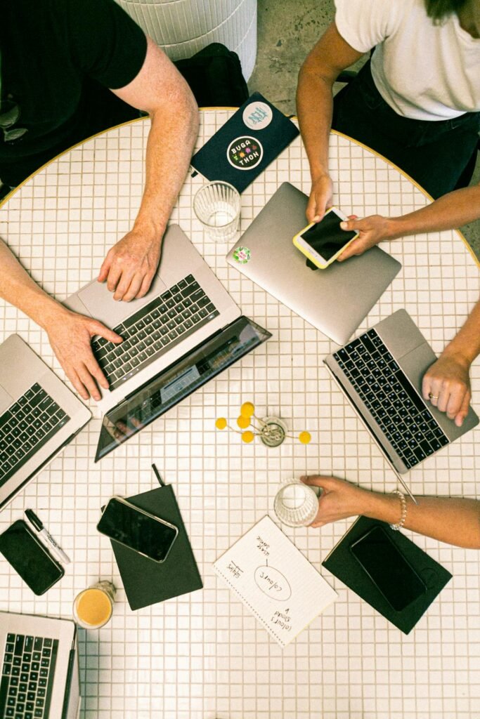 Affiliate Marketing vs Drop shipping: Which Is Better for 2025?