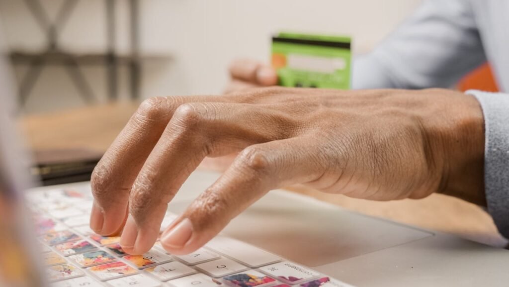 How to Start an Online Marketing Business in 2025: A Beginner’s Blueprint
